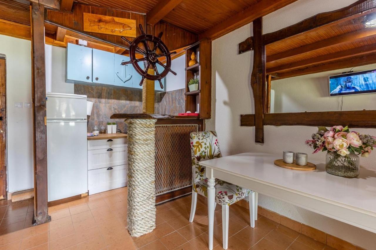 Lake House Buric Vranjina Extérieur photo
