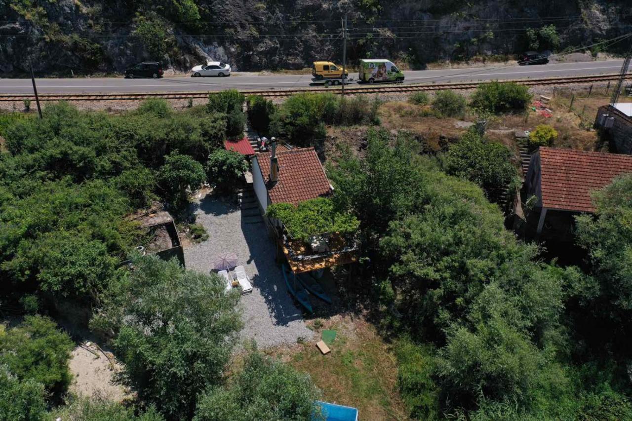 Lake House Buric Vranjina Extérieur photo